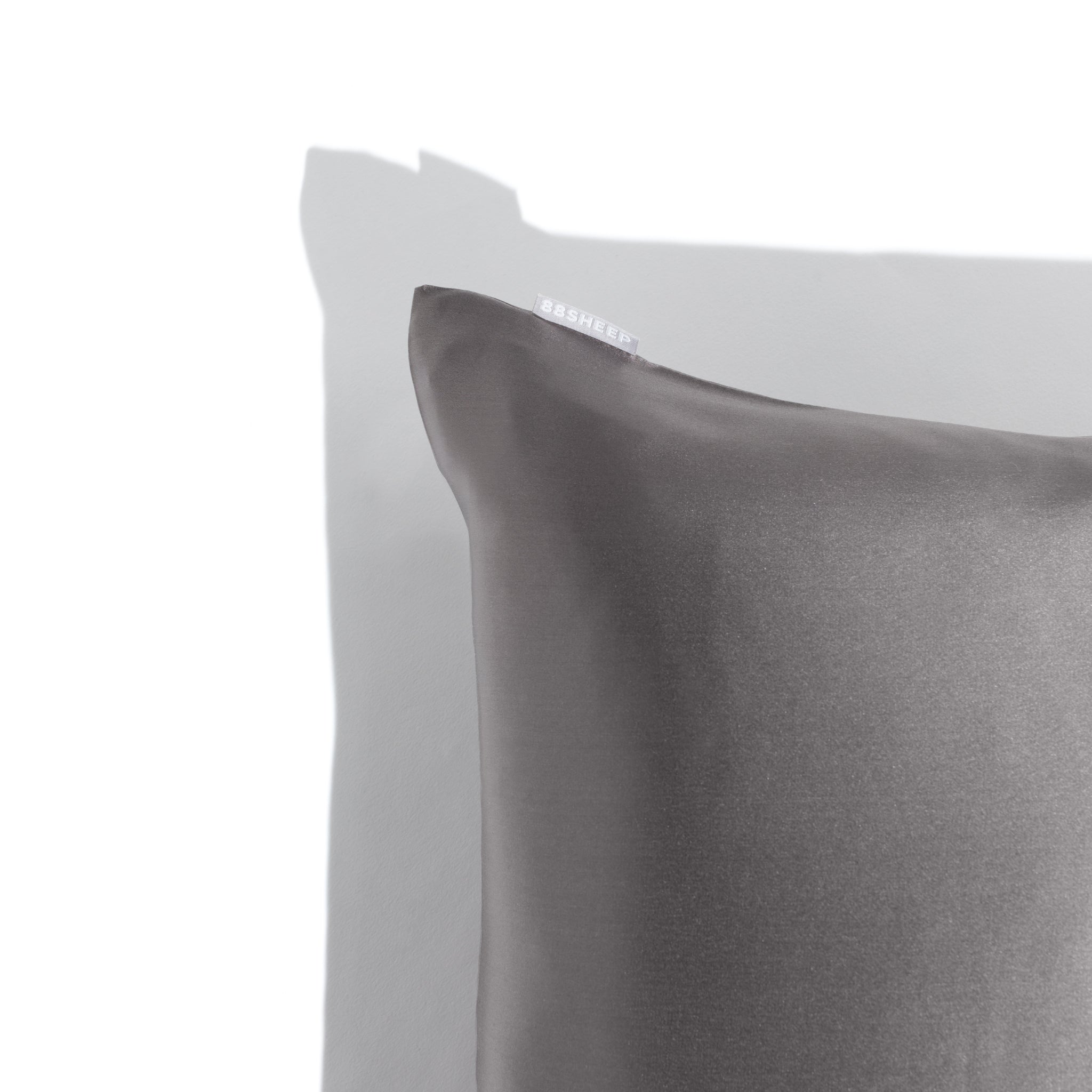 88SHEEP box anthracite silk pillowcase