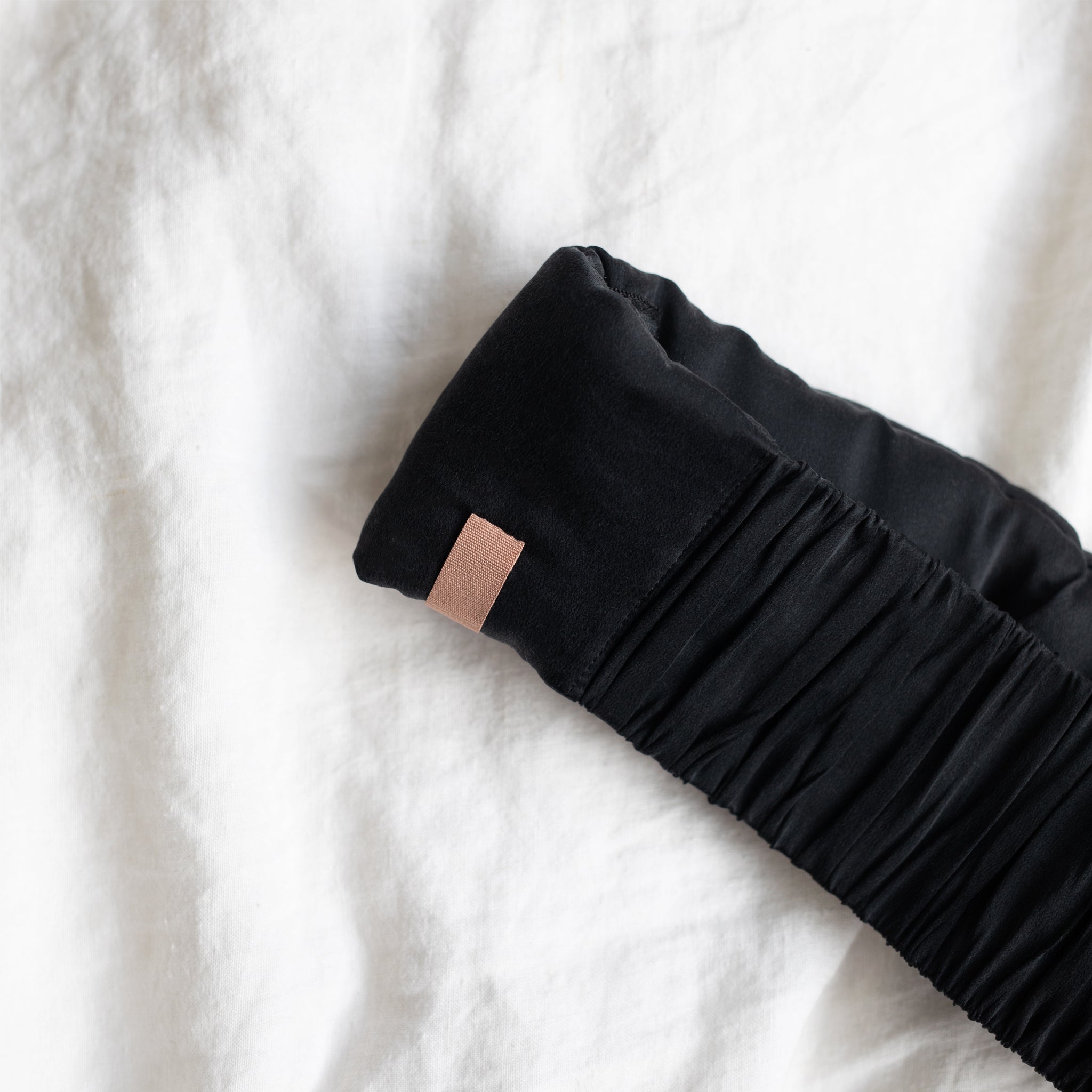Silk mask black